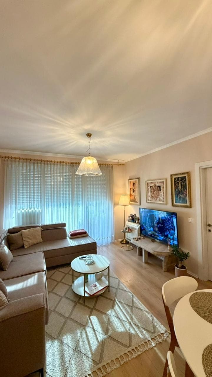 APARTAMENT 1+1 PER QIRA TEK FIORI DI BOSCO!