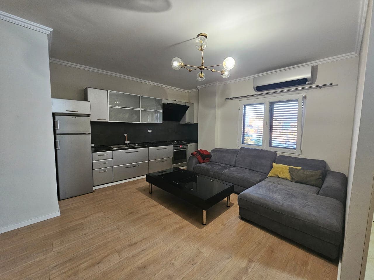 SHITET APARTAMENT 2+1 TEK 21 DHJETORI!