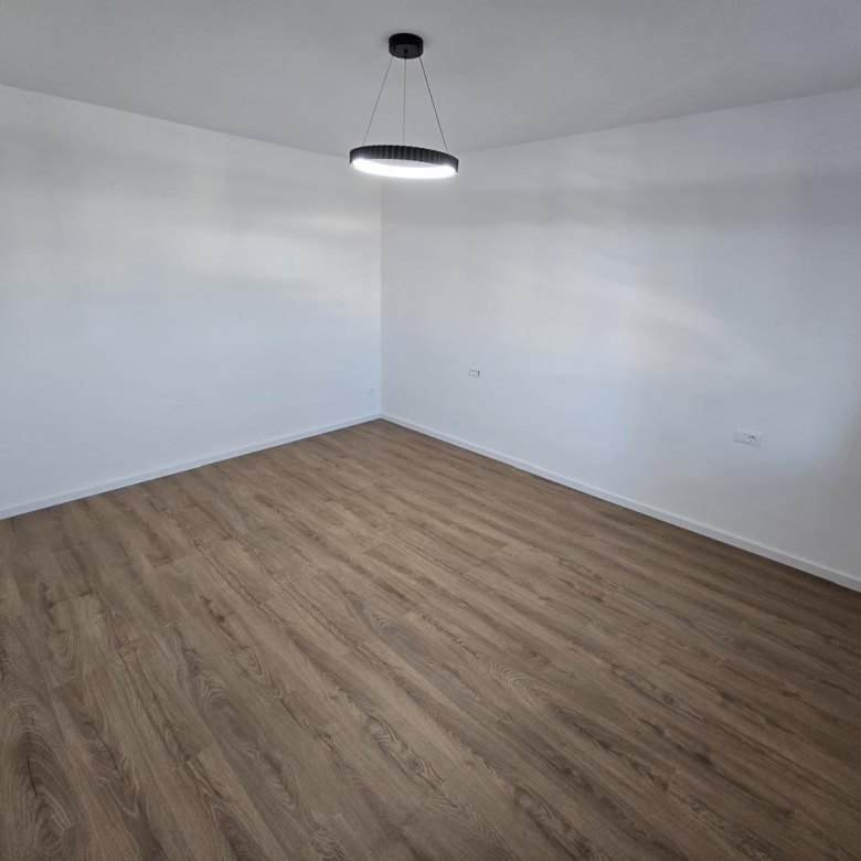 780