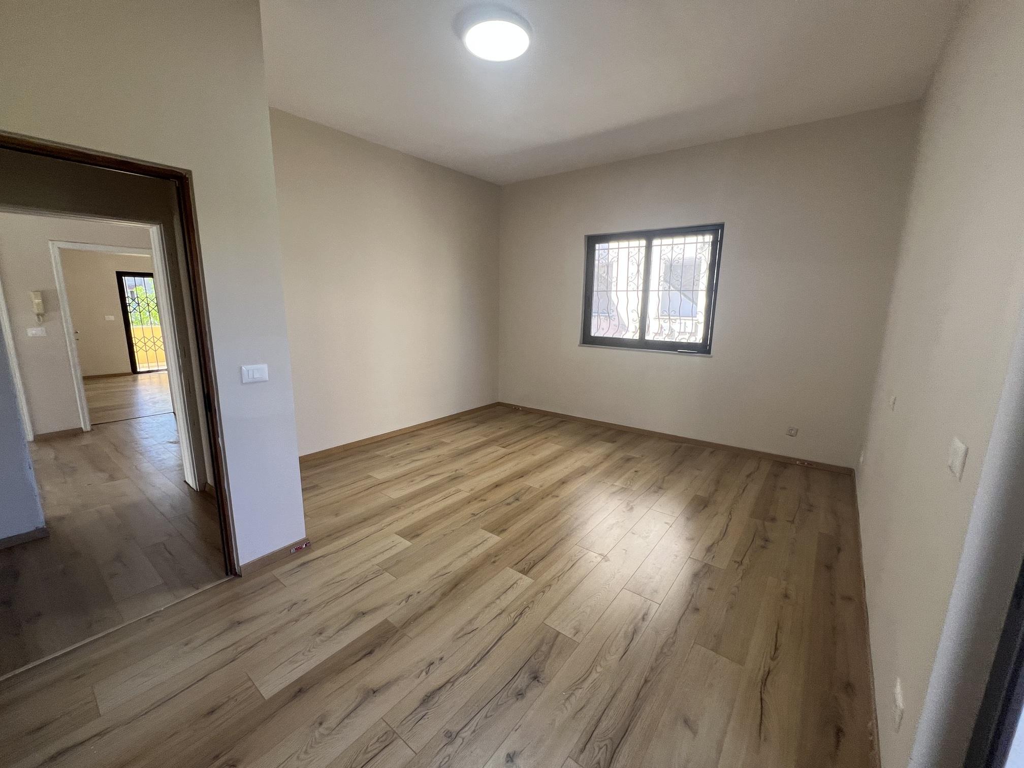QIRA VILË 2 KATËSHE MIDIS XHAMLLIKUT DHE BRRYLIT