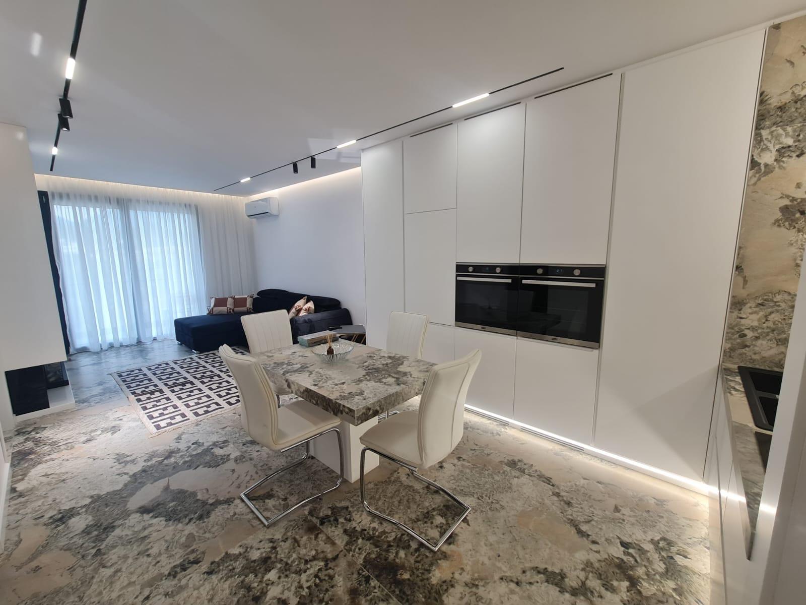 Apartament 1+1 i bollshëm me qira – Liqeni i Thatë