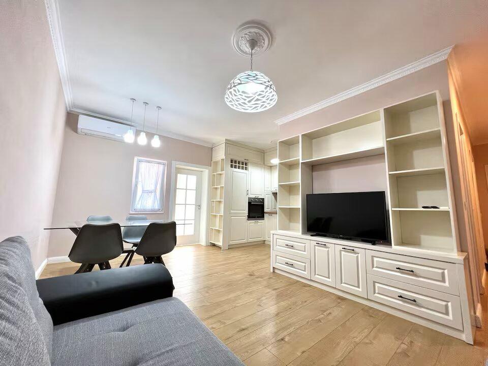 JEPET ME QERA APARTAMENT 2+1 BLLOK, LSI