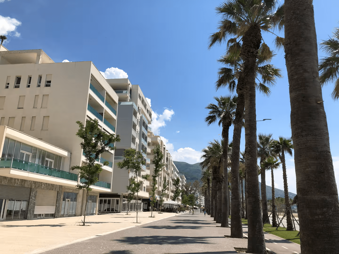 SHITET APARTAMENT 1+1 ME PAMJE NGA DETI VLORE!