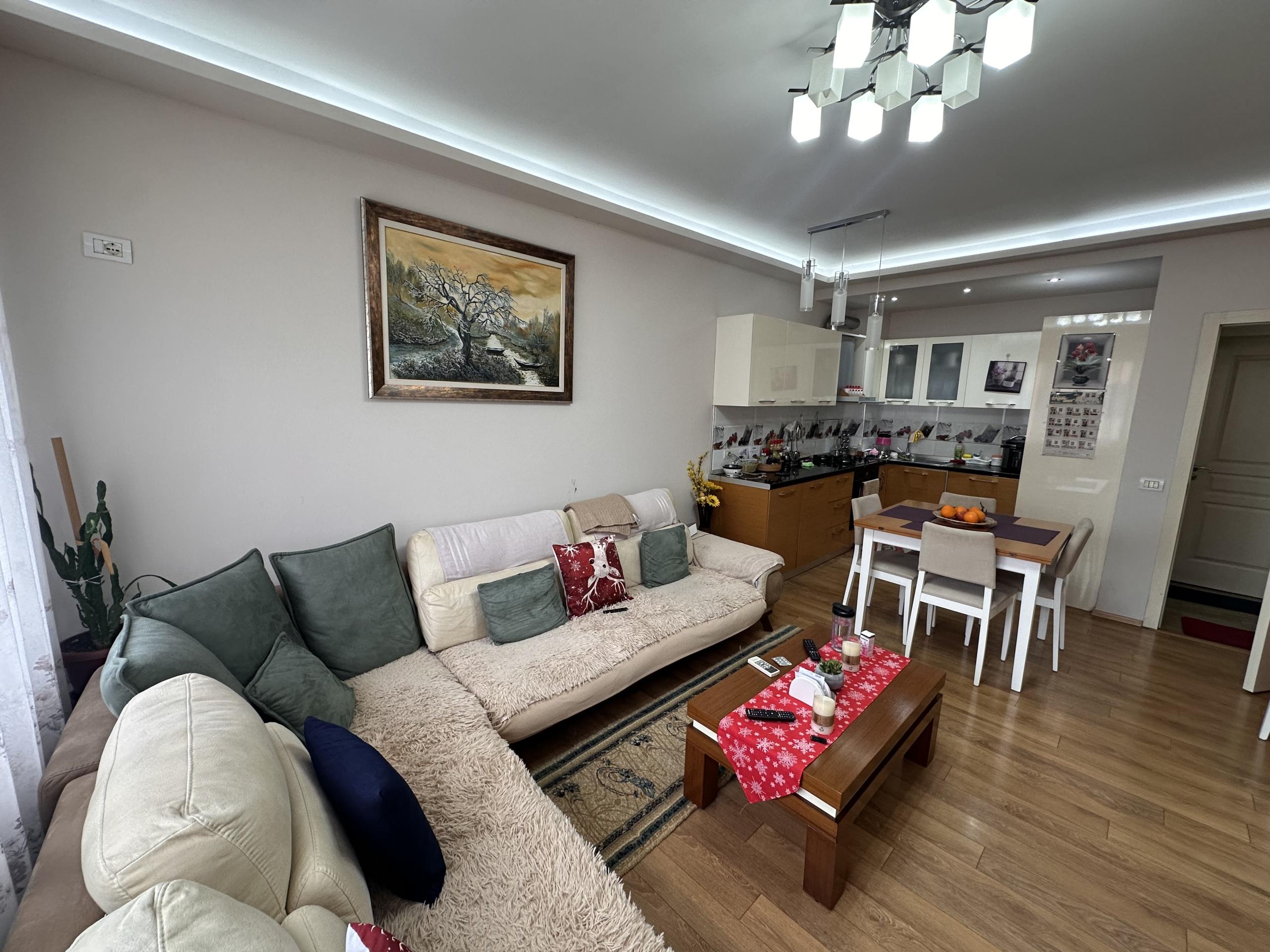 APARTAMENT 2+1+2 PER SHITJE,PRANE VILES L ASTIR