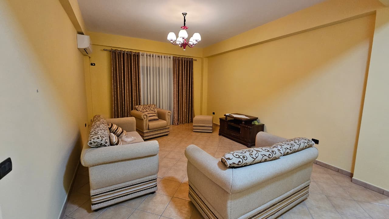 Apartament 3+1+2 per Qira!