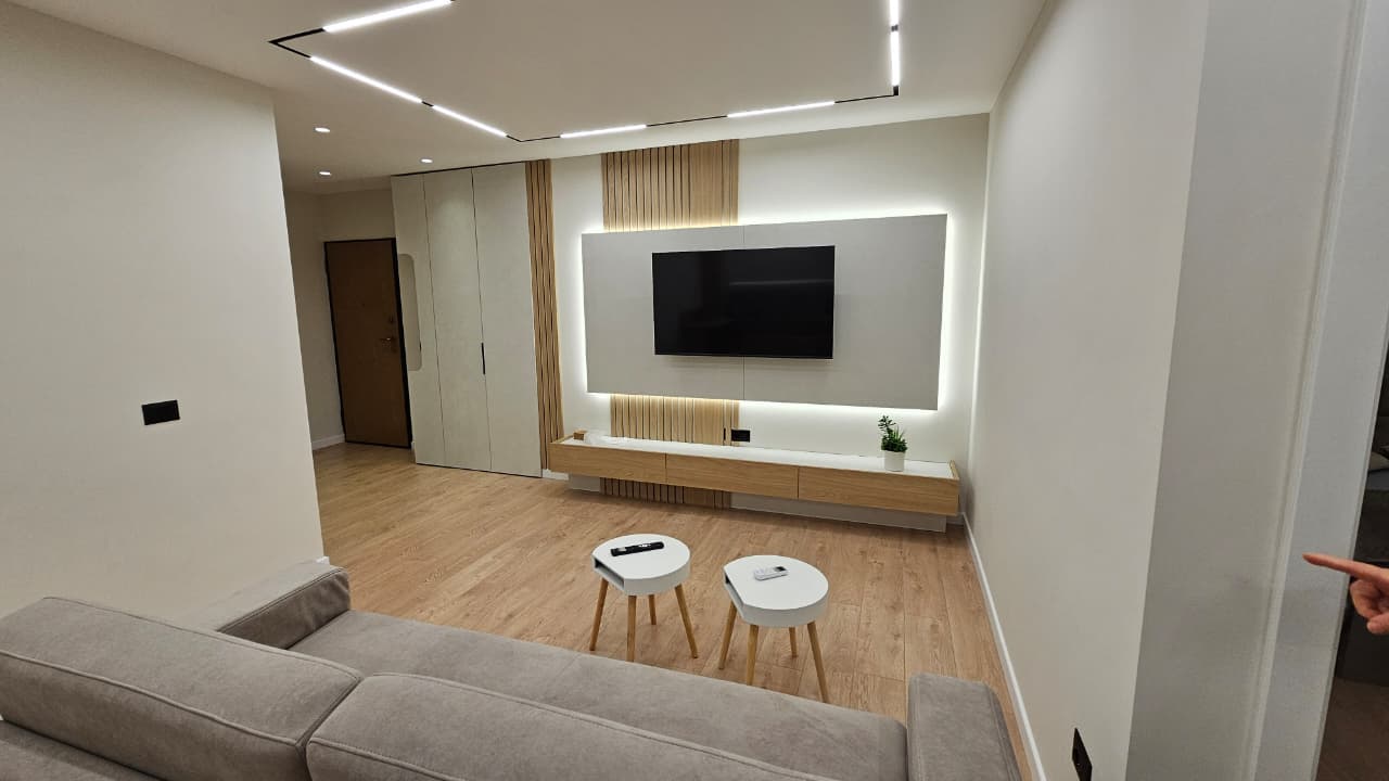 Apartament 2+1 per Qira, Komuna e Parisit, prane rrethit!