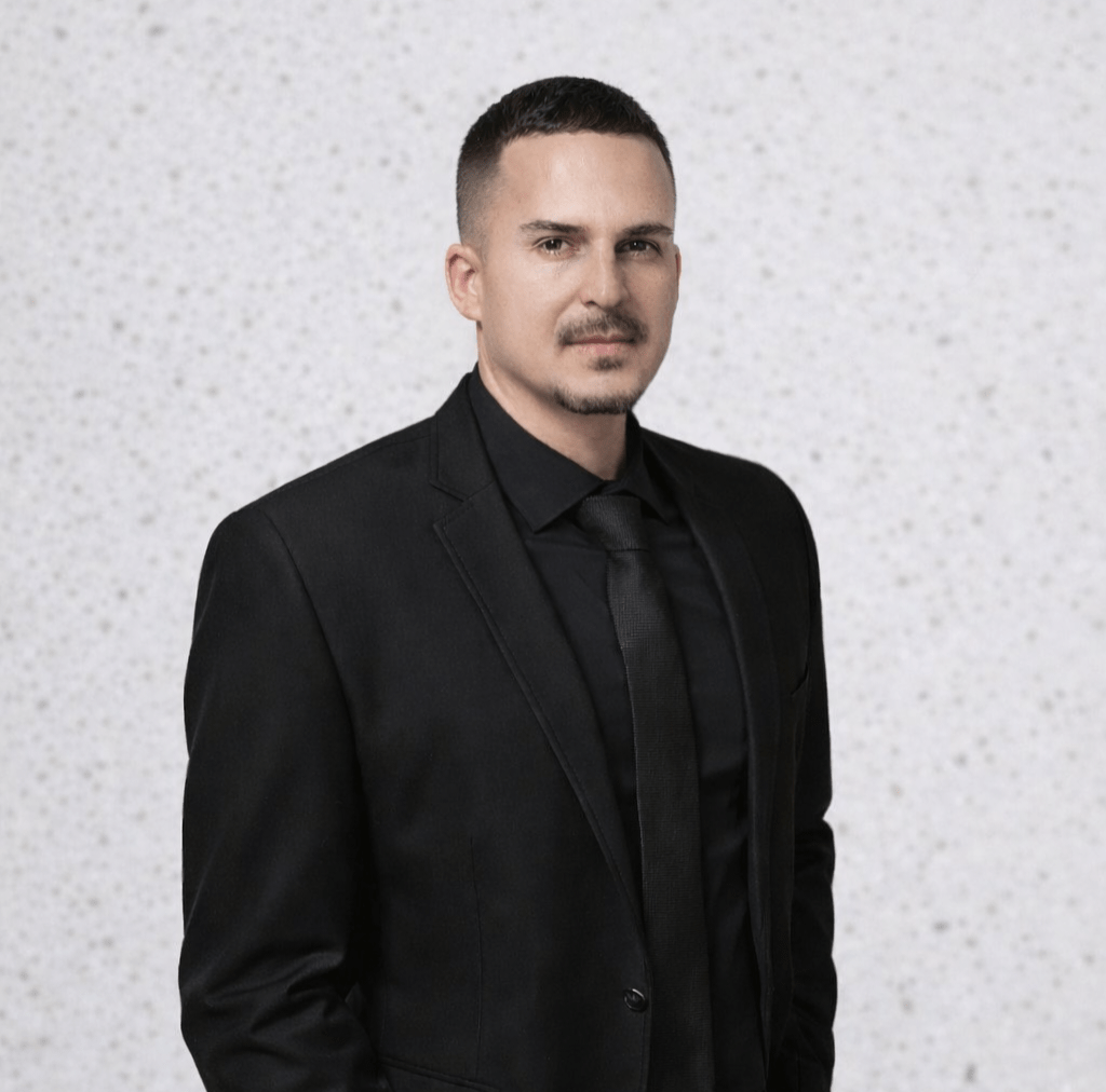 Profile photo of agent Elton Doda