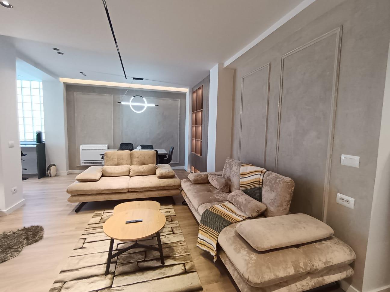 Apartament 3+1 per qira te rruga e Kavajës