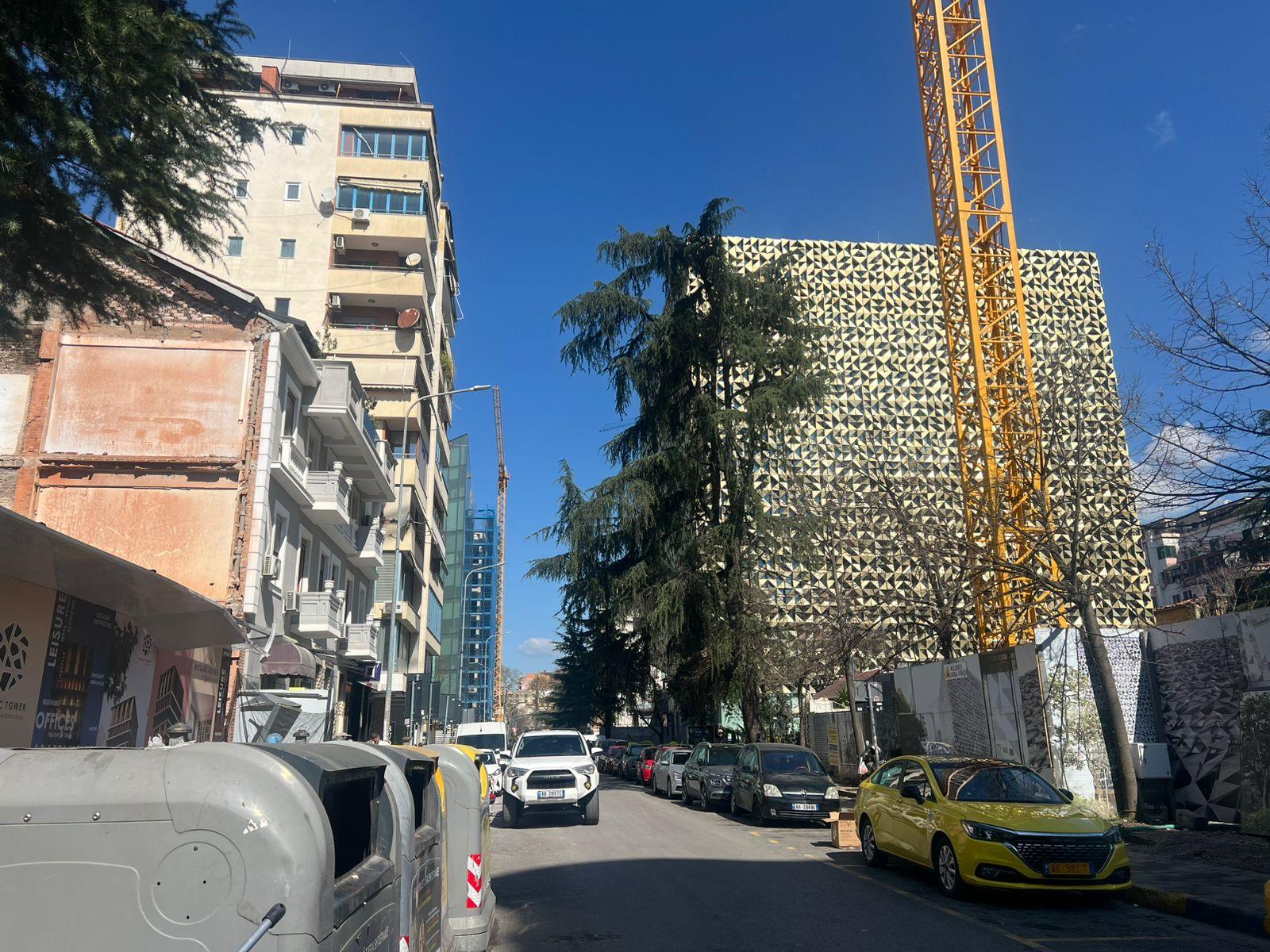 AMBIENT 320 m² ME QERA PRANE BLLOK RAINBOW – I NDARE NE 2 KATE FUNKSIONALE, IDEAL PER BIZNES