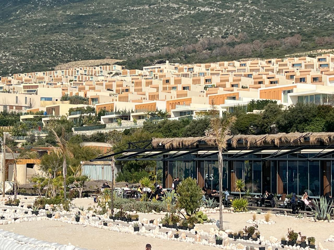 SHITET PRONË LUKSOZE NË GREEN COAST 1, PALASË