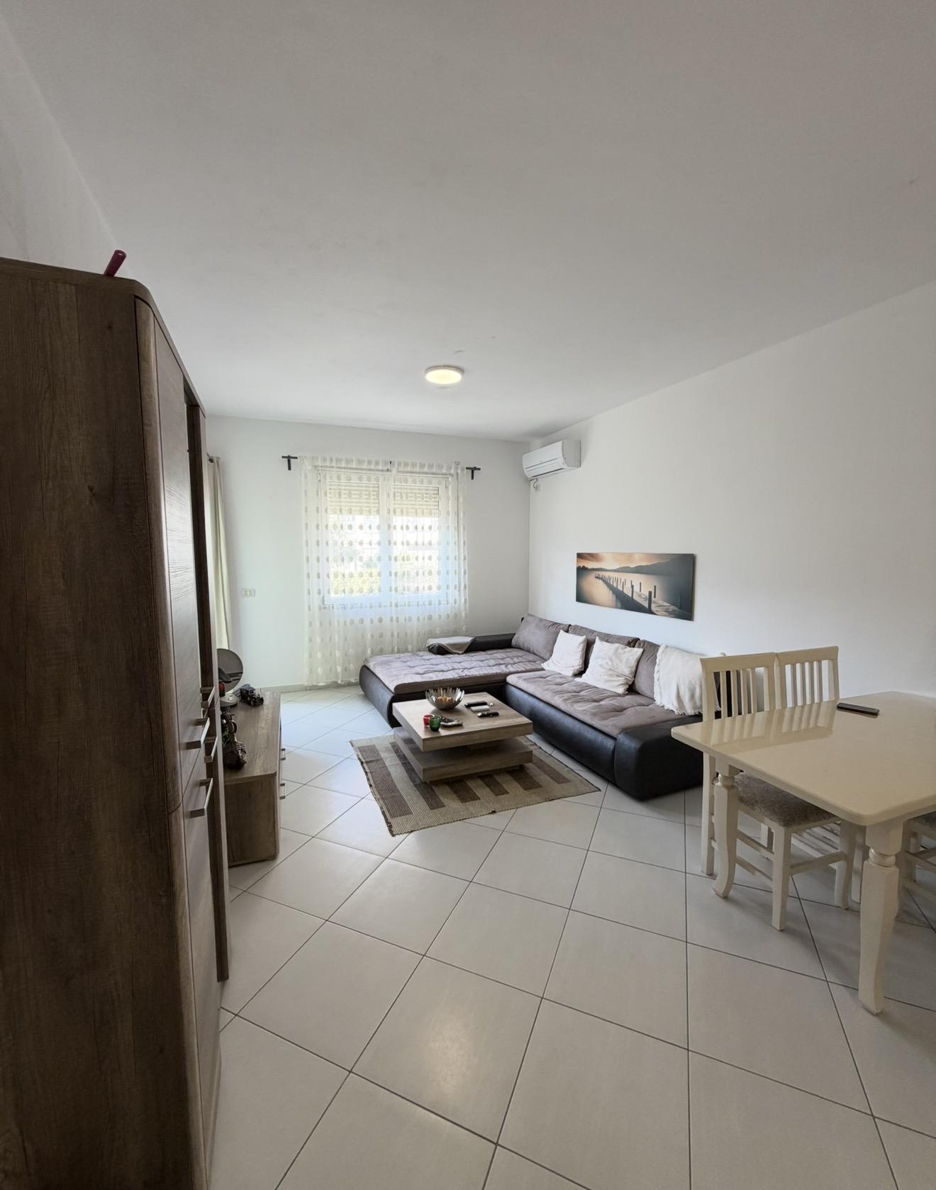 Apartament 1+1 Tek Xhamia Kopështi Botanik