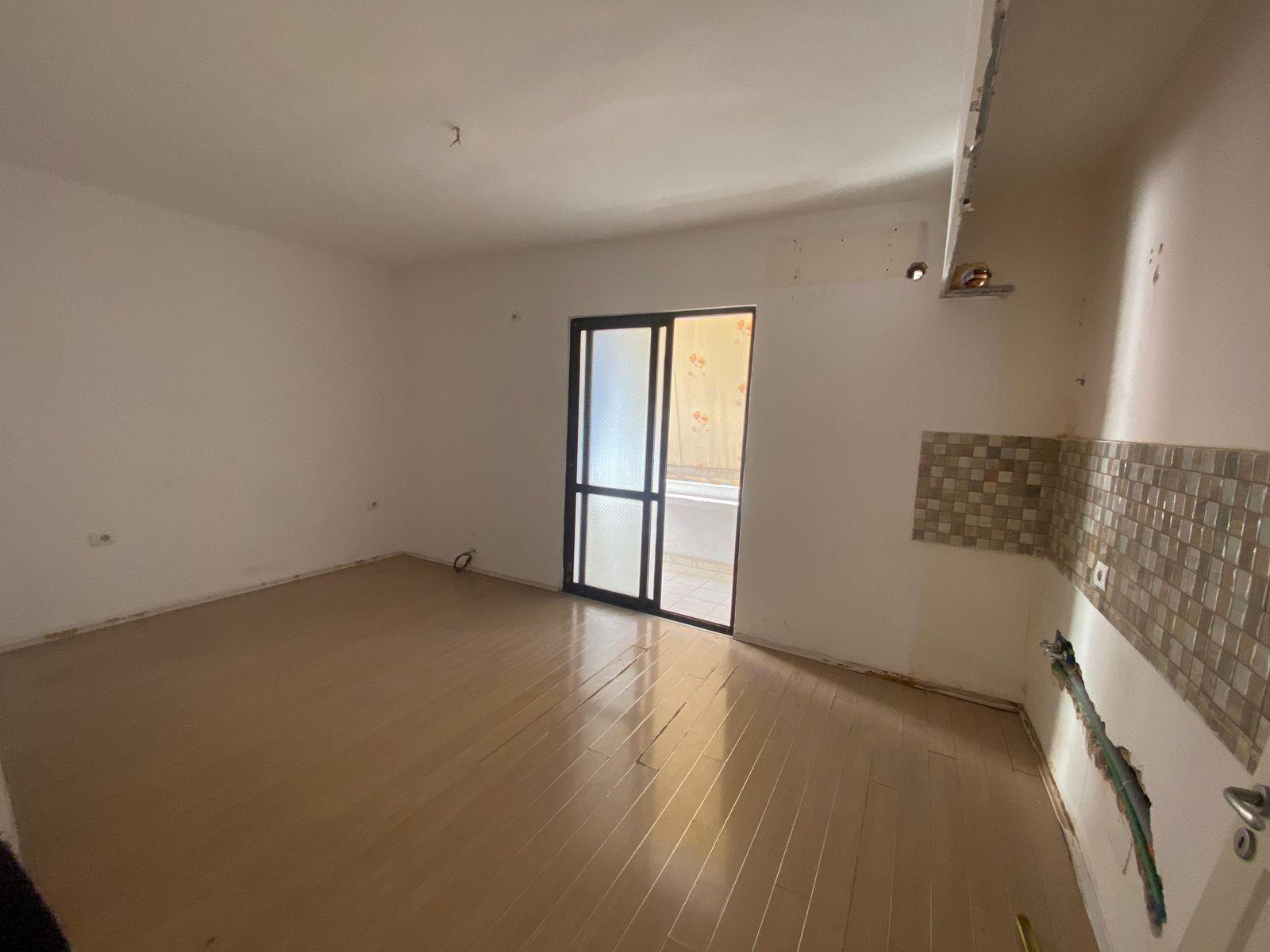 Apartament 2+1 per shitje te Myslym Shyri