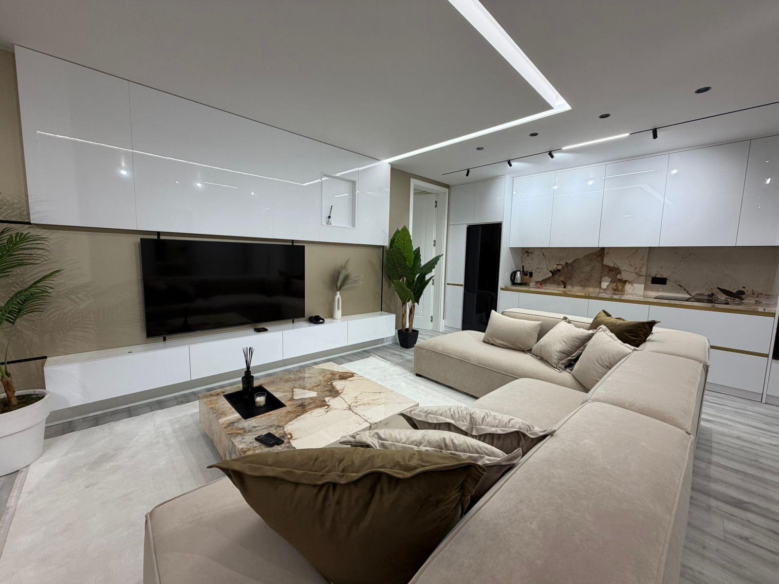 Apartament luksoz me qira 2+1 ne zonen e bllokut!