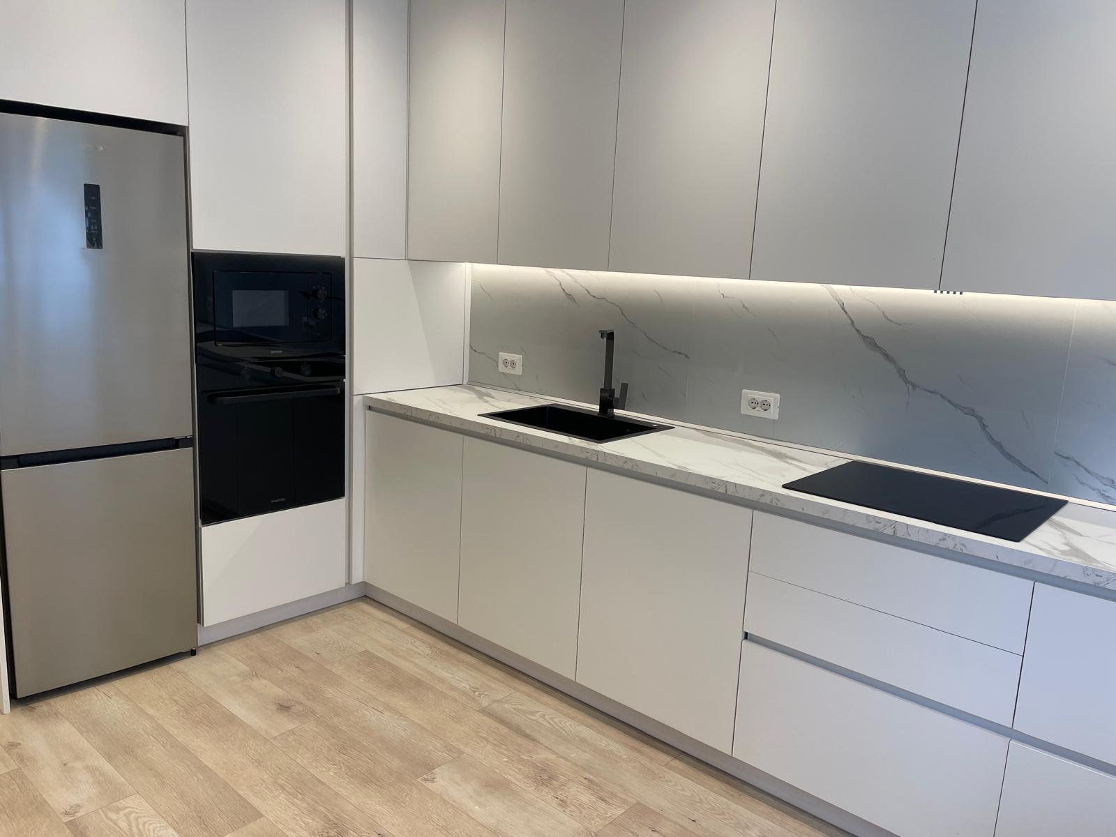 APARATAMENT 3+1+1 PER QIRA! ZYRA OSE BANIM TEK 9 KATESHET