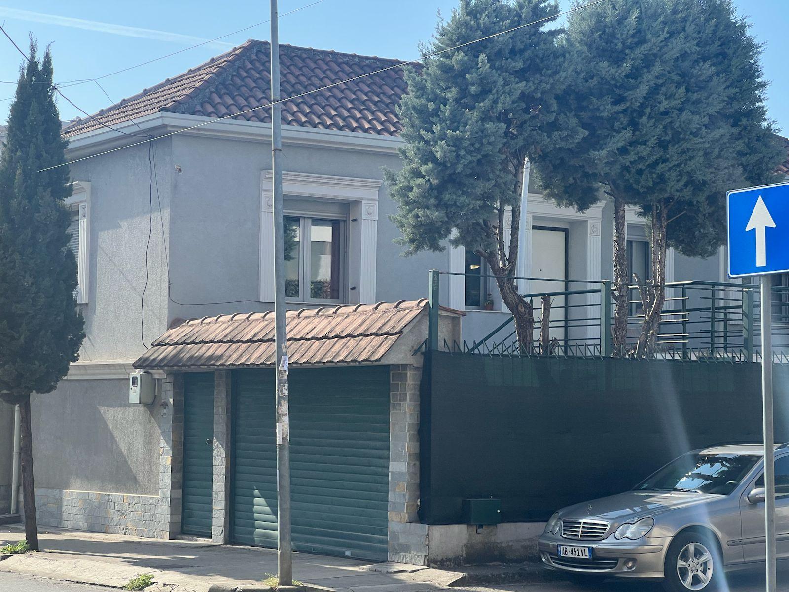 VILË 2 KATËSHE PËR QERA – RR. RIZA CEROVA