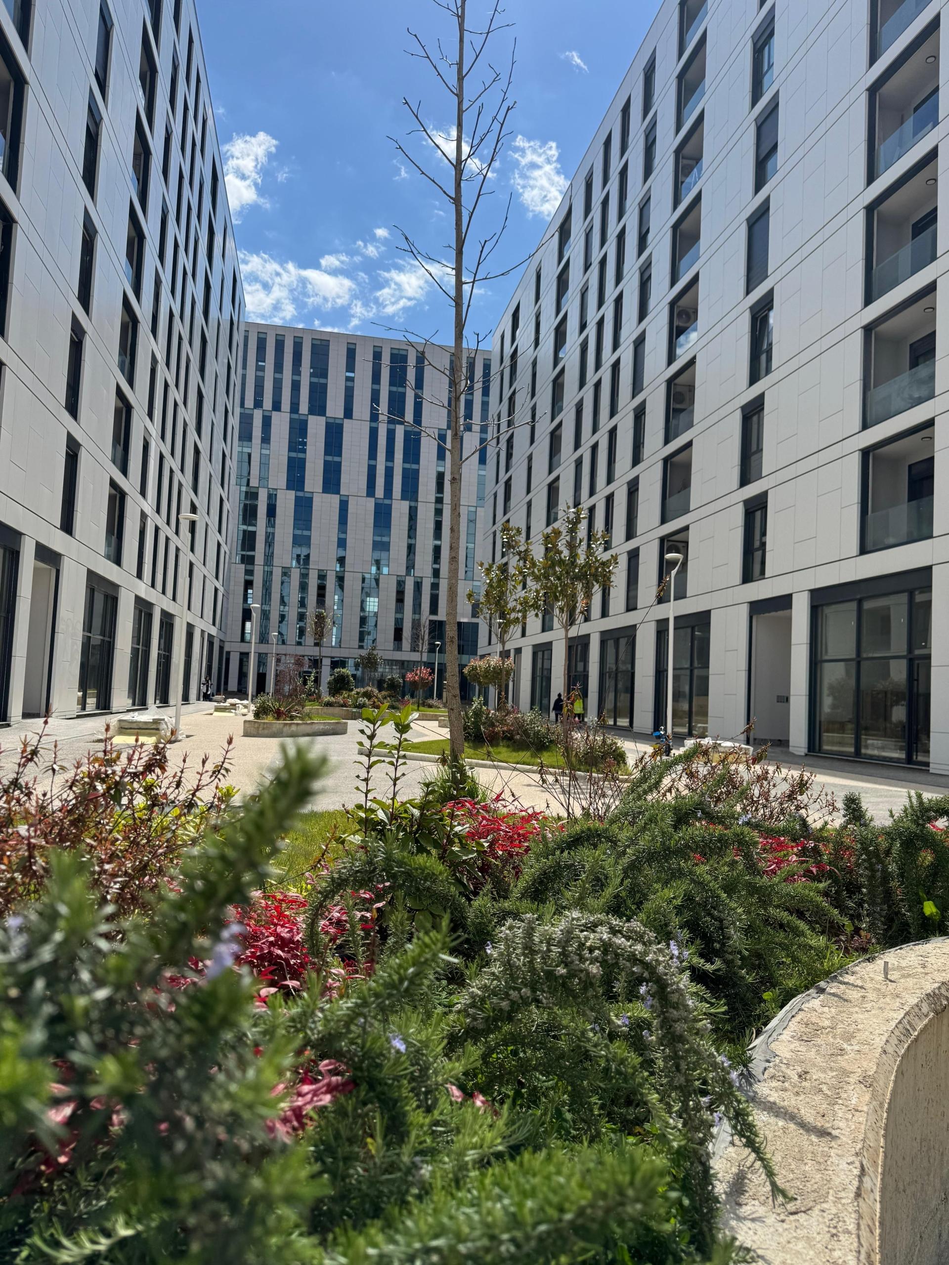 Apartament 2+1+2 + Post Parkimi Akses Tirana