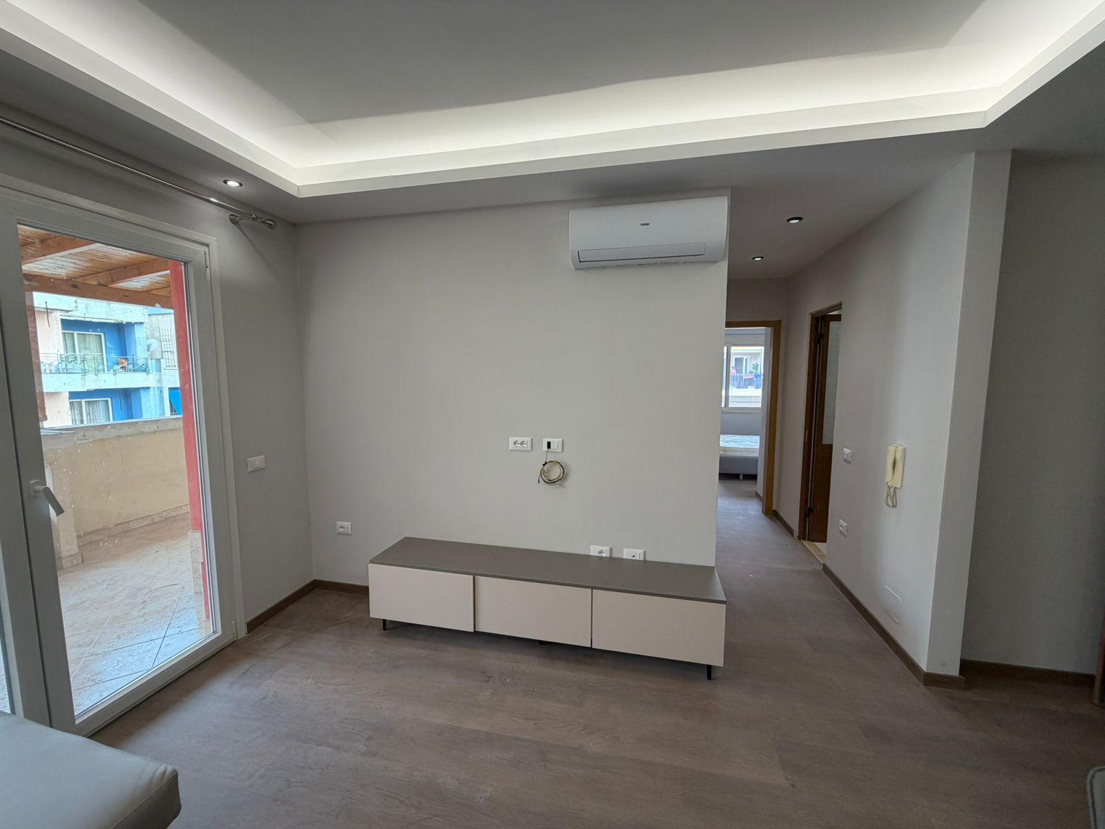 JEPET ME QIRA APRTAMENT 2+1 VILA L ASTIR