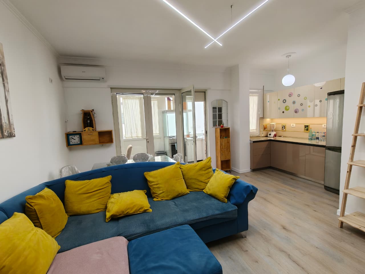 Apartament 3+1+2 + Garazh dhe Depo per Shitje te Liqeni i Thate!!