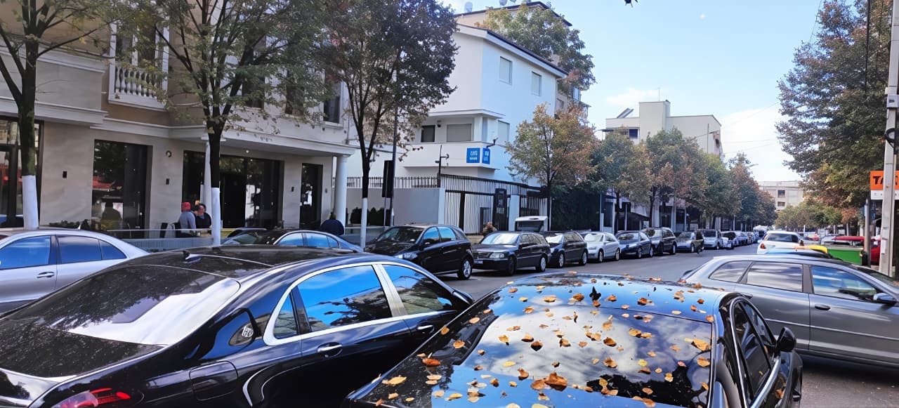 Apartament 1+1 per Qira, Rruga Fortuzi, prapa Hotel Tafaj!